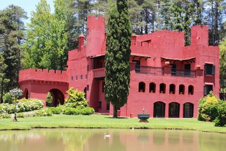 Arquitetura de inspiração medieval