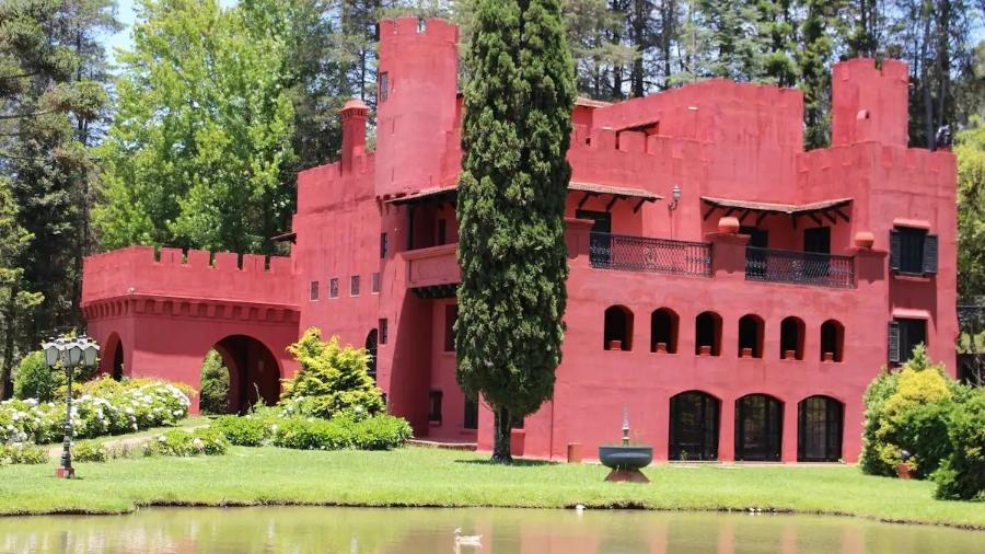 Castelo em Bocaiuva do Sul (PR) está disponível para aluguel no Airbnb