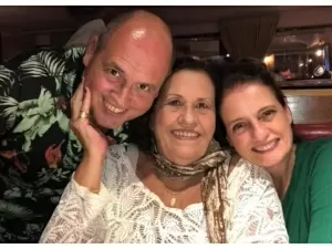 Denise Fraga lamenta morte da mãe: 'Fez sua estreia como estrela'