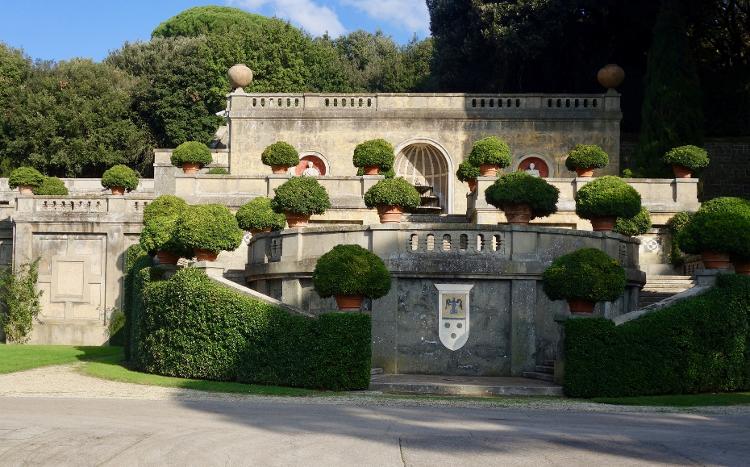 Os Jardins Pontifícios de Villa Barberini, parte do complexo do Palácio Apostólico de Castel Gandolfo Os Jardins Pontifícios de Villa Barberini, parte do complexo do Palácio Apostólico de Castel Gandolfo