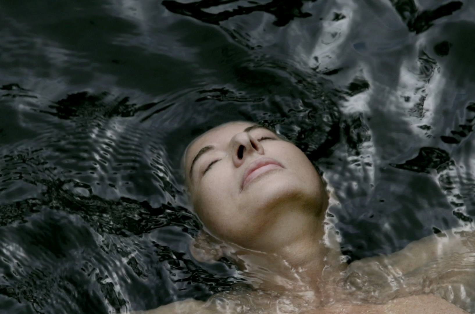 Cena do filme "Espaço Além - Marina Abramovic e o Brasil" - Divulgação