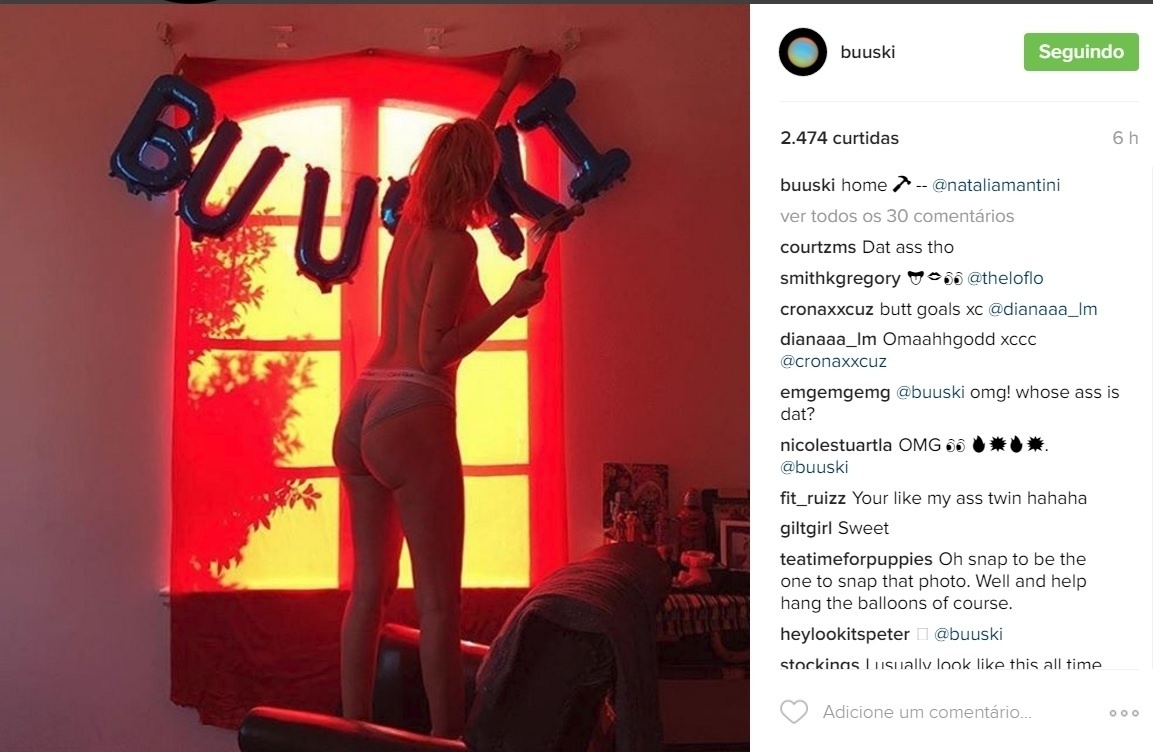 25.mai.2016 - Filha de Bruce Willis e Demi Moore, Tallulah  Willis, 22 anos, impressionou seus seguidores no Instagram ao postar uma foto em que aparece apenas de calcinha - Reprodução /Instagram /buuski