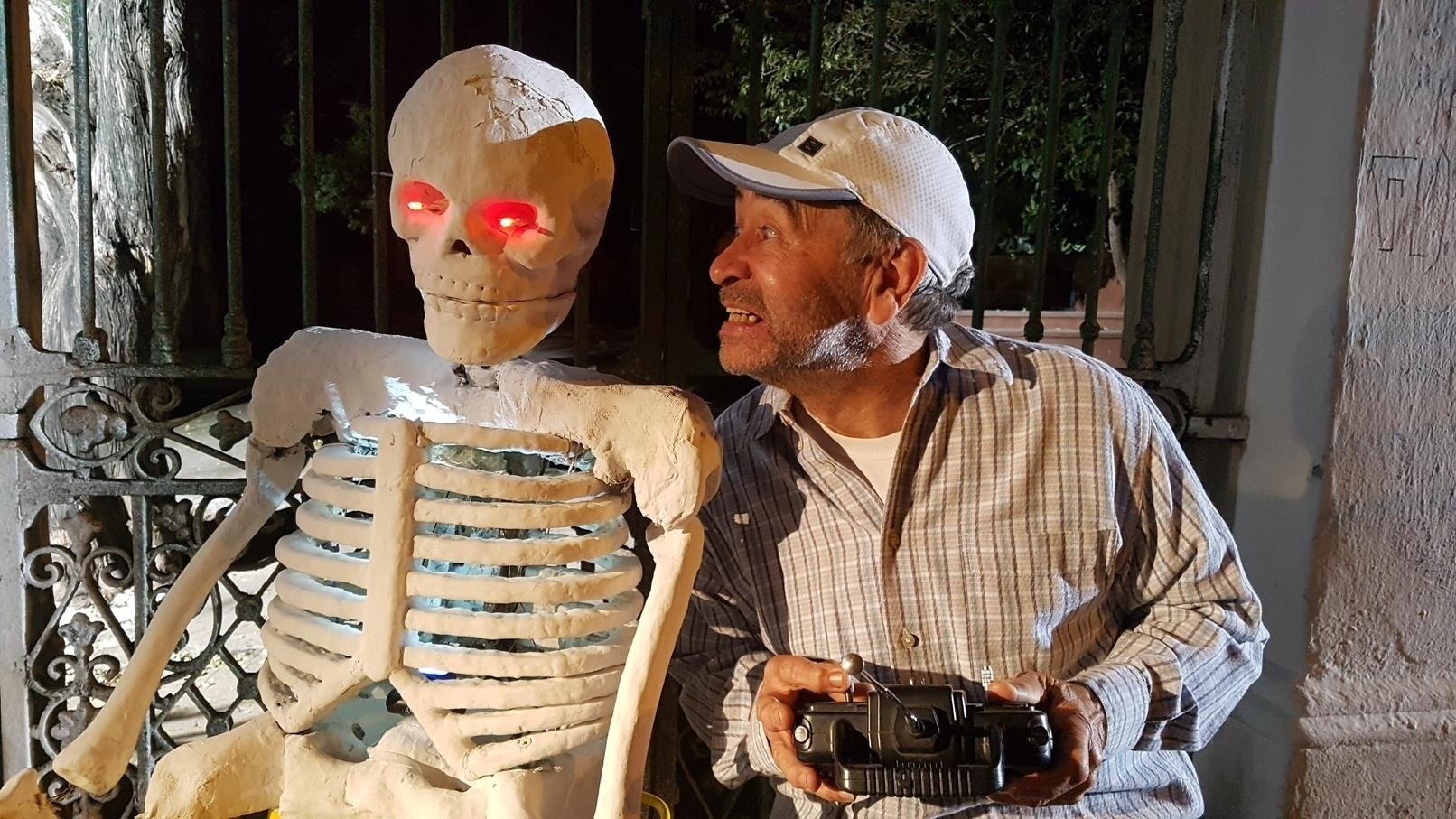 Ivo Holanda regrava pegadinha com caveira que fez sucesso nos anos 90 - Divulgação/SBT