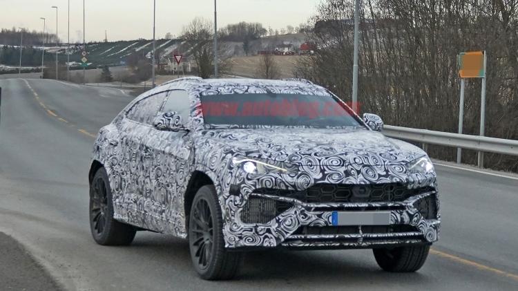 Lamborghini Urus flagra - Autoblog.com - Autoblog.com