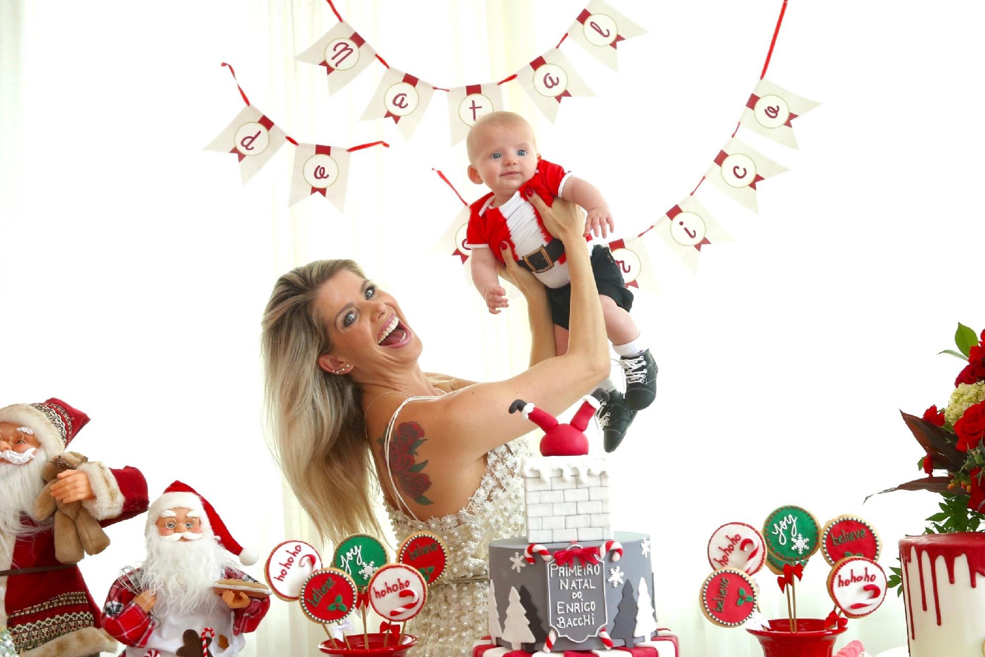 Karina Bacchi promove festa para celebrar o primeiro Natal de seu filho, Enrico - Manuela Scarpa/Brazil News