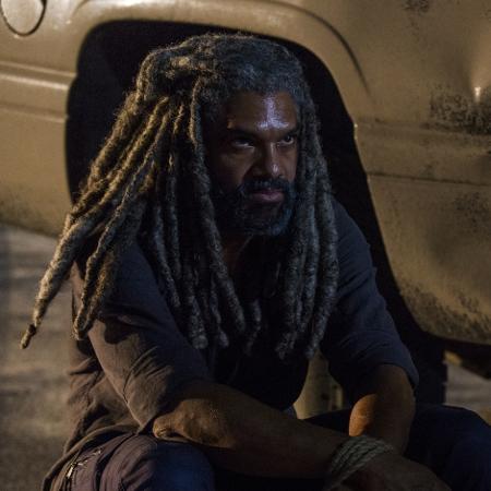 Ezekiel (Khary Patton) aparece capturado em cena do nono episódio da oitava temporada de "The Walking Dead" - Divulgação
