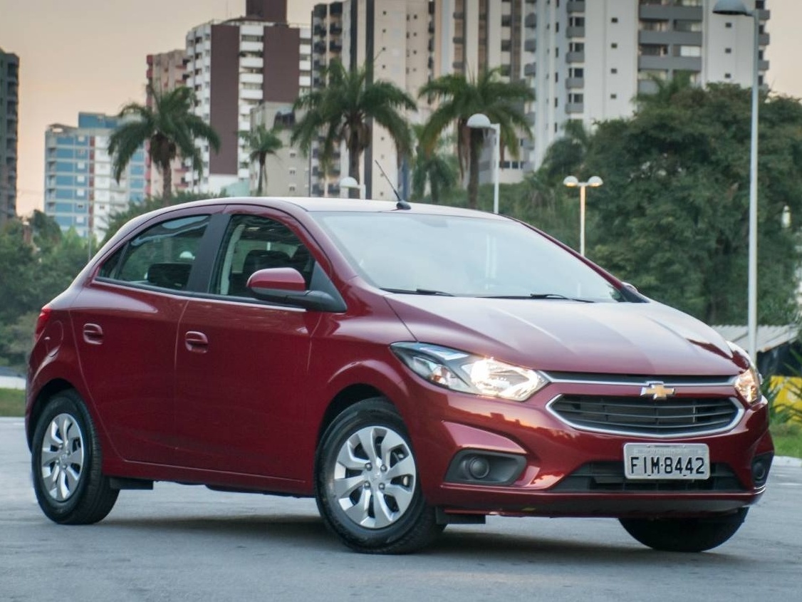 Chevrolet Onix 2021: conheça preços, versões e consumo do carro mais  vendido do país