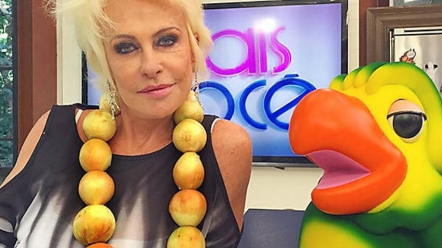 Ana Maria Braga com o colar de cebolas em 2015 - Reprodução/ Instagram
