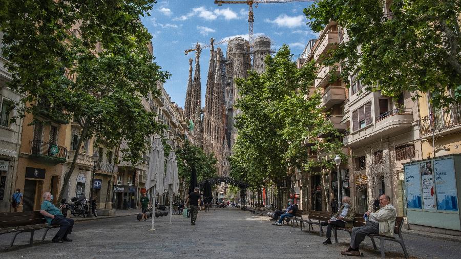 Após o pior da pandemia, Barcelona está bem mais vazia e os locais têm aproveitado o respiro do overtourism que atingia a cidade - SOPA Images/LightRocket via Getty