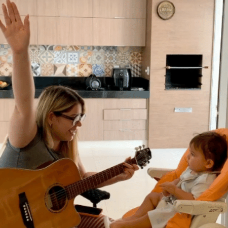 Marília Mendonça cantou música especial para comemorar os 11 meses do filho, Léo - Reprodução/Instagram/@mariliamendoncaoficial