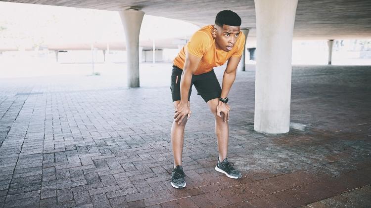 correr, exercício, treino, cansaço, falta de ar - iStock - iStock