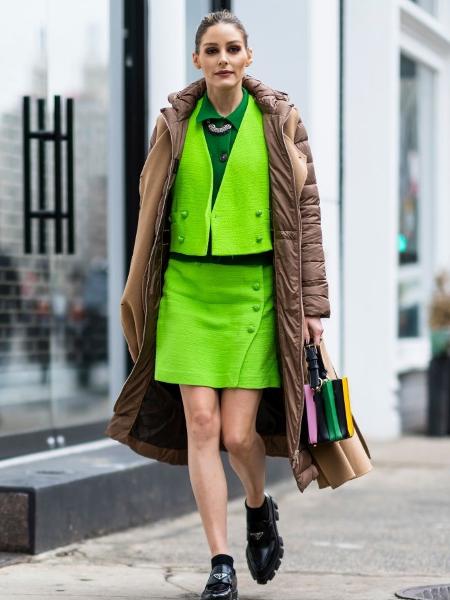 Olivia Palermo escolheu um modelo comprido para um passeio no SoHo, em Nova York - Getty Images