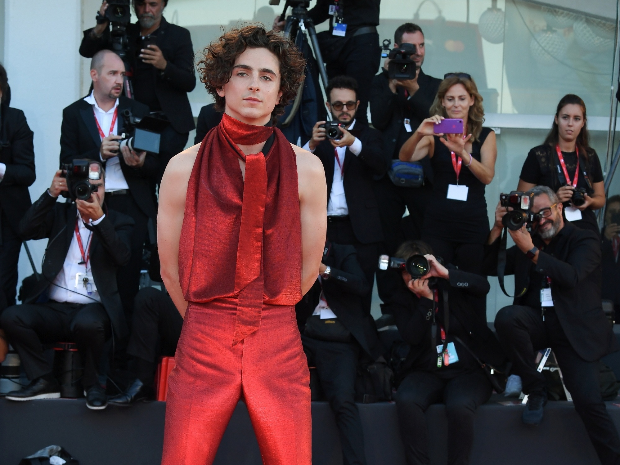 Timothee Chalamet zerou o tapete vermelho do Festival de Veneza com um top frente única