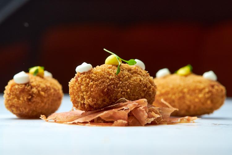 Croqueta de Jamon, do Me Va, com aioli - Rodolfo Regini - Rodolfo Regini