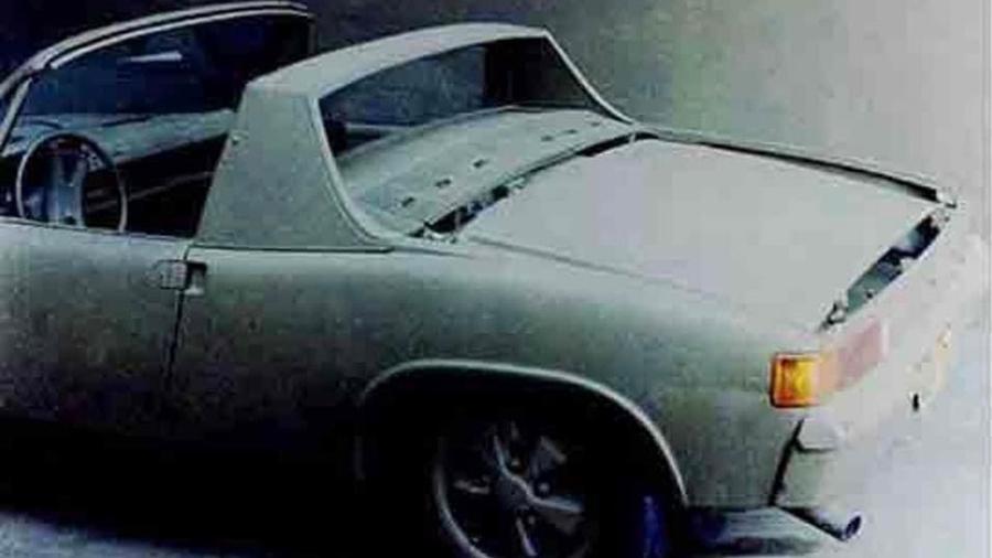 Porsche 914 do arquiteto "pai" da Casa Bola foi pintado com rolo e tinta de parede para não parecer "carro de playboy" - Arquivo pessoal