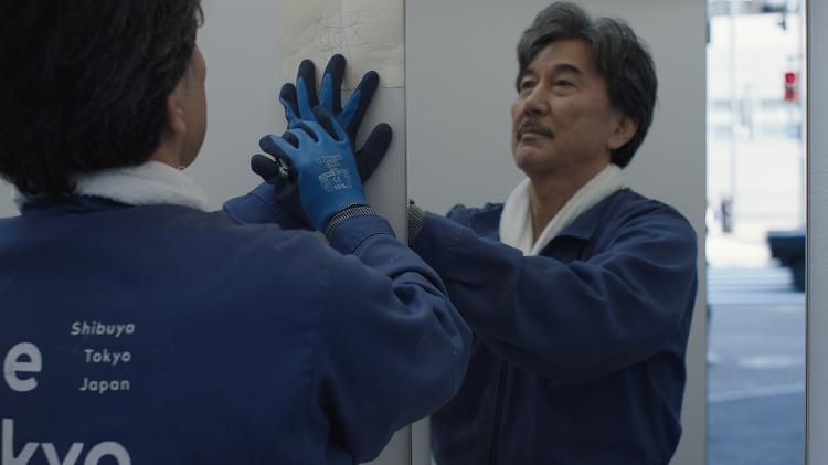 Em "Dias Perfeitos", Hirayama (Koji Yakusho) é um faxineiro de banheiros públicos em Tóquio que faz seu trabalho com dedicação 