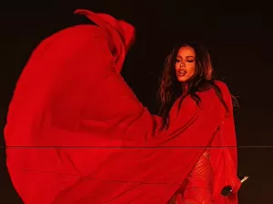 Anitta comemora participação surpresa em show de The Weeknd: 'Insano'