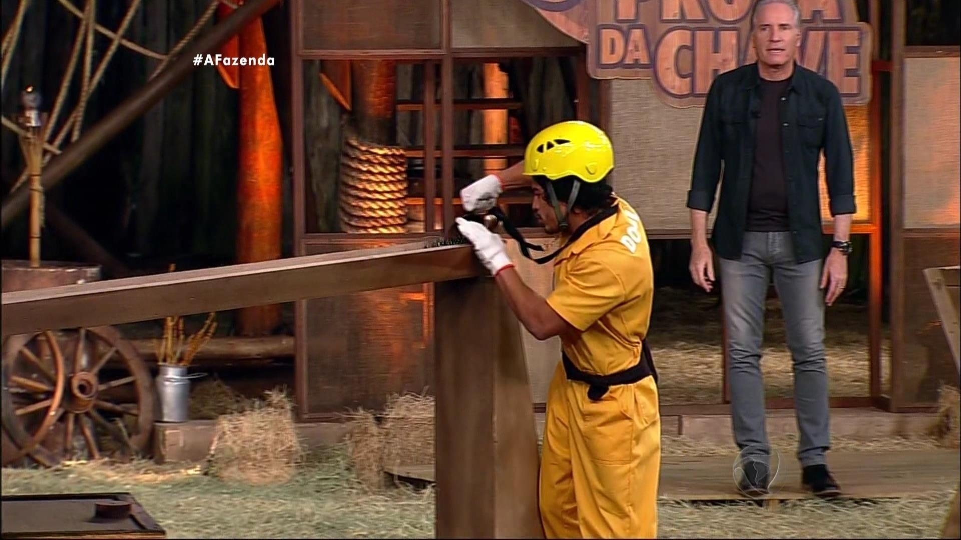 16.out.2015 - A prova exigia concentração e agilidade - Reprodução/Record