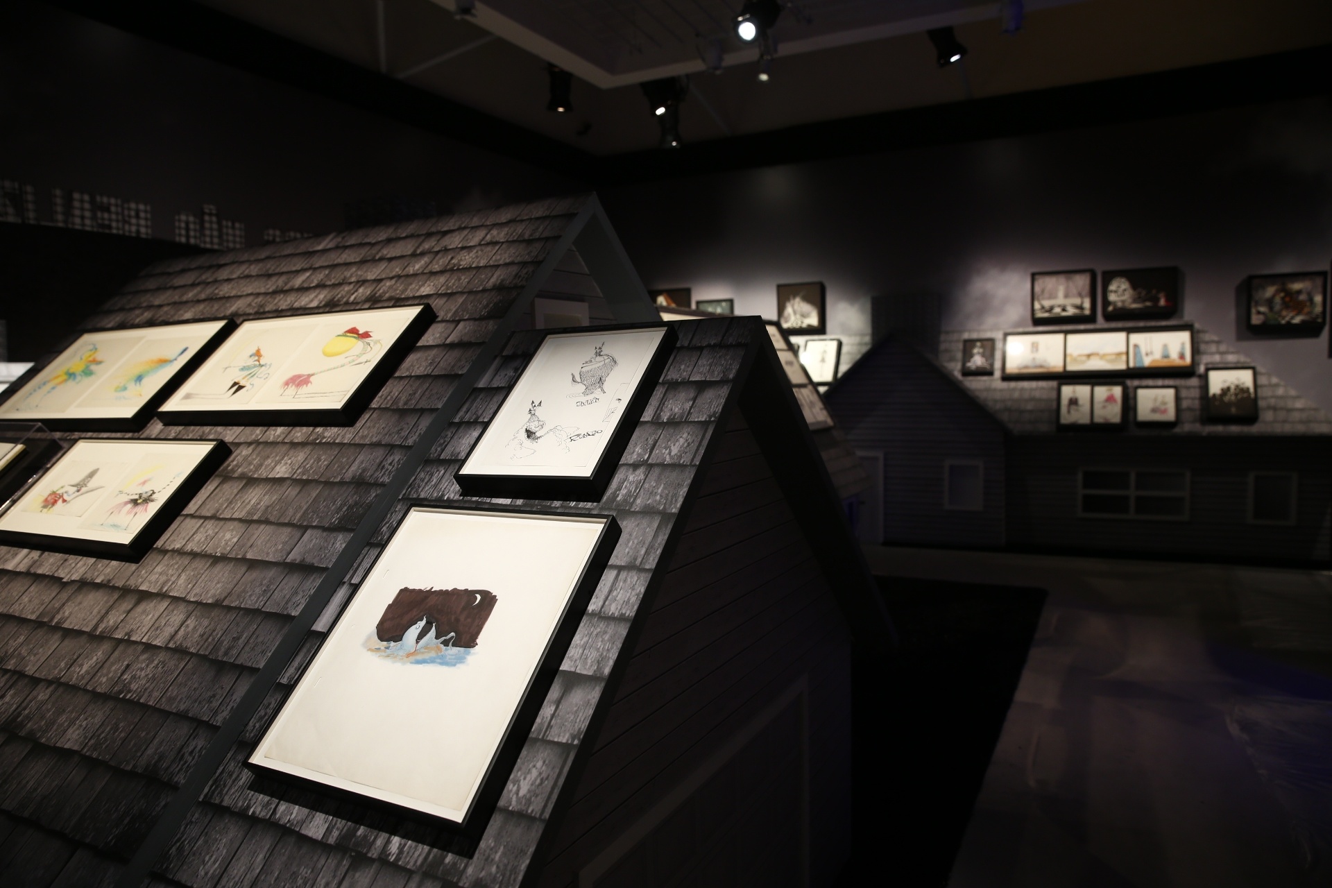 27.jan.2016 - A seção conta com projetos para televisão, cinema e livros que foram interrompidos, além de versões iniciais de personagens como Edward e Jack Skellington - Fabio Braga/Folhapress