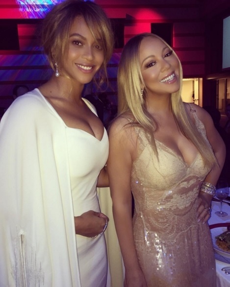 11.fev.2016 - Beyoncé e Mariah Carey se encontram em evento beneficente em Los Angeles, Estados Unidos