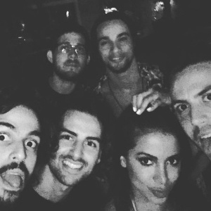 Pablo e Anitta saíram com amigos quando completaram um mês no dia 9 de maio  - Reprodução/Instagram/@andrenicolau - Reprodução/Instagram/@andrenicolau