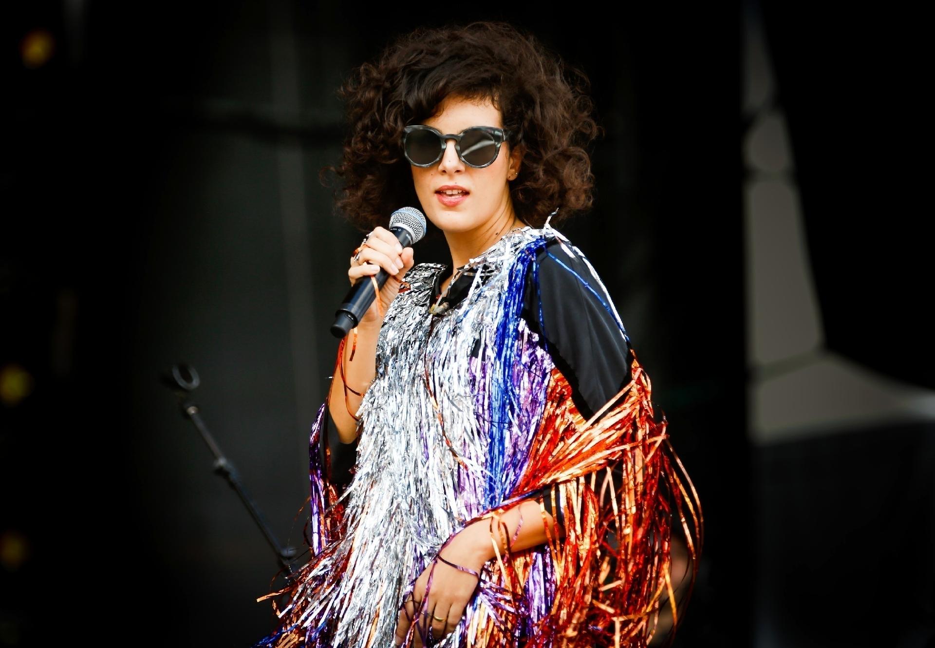 A cantora Céu foi a primeira atração deste domingo no Palco Skol, no Autódromo de Interlagos, em São Paulo - Alexandre Schneider/UOL