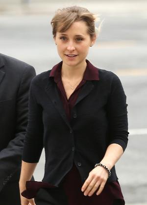 Allison Mack é fotografada ao deixar tribunal em Nova York, nos Estados Unidos - Jemal Countess/Getty Images - Jemal Countess/Getty Images
