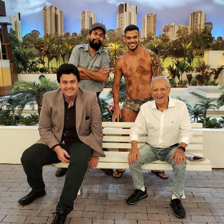 Pierre Bittencourt, Caique Aguiar, Zé Américo e Carlos Alberto de Nóbrega em "A Praça É Nossa" - Reprodução/Instagram - Reprodução/Instagram