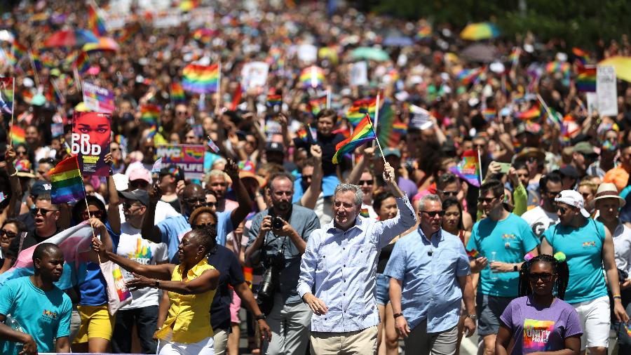 Prefeito de Nova York Bill de Blasio participa da Parada do Orgulho Gay - Reuters
