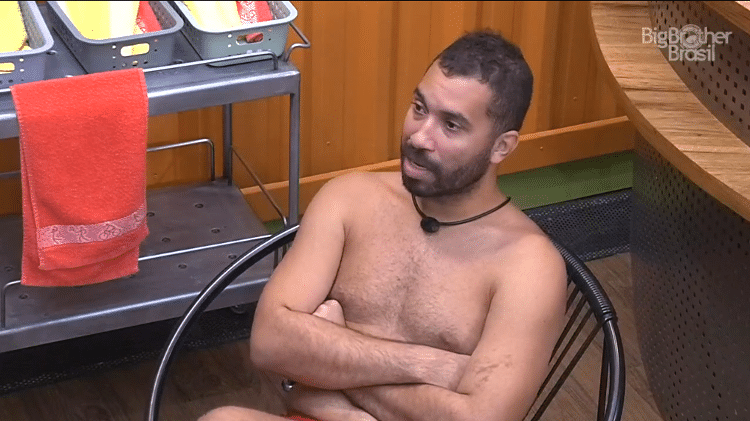 BBB 21: Gilberto conversa com Sarah na academia da casa - Reprodução/Globoplay - Reprodução/Globoplay