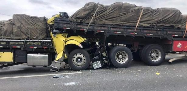 Quebrado por dentro, diz motorista após perder filho em caminhão