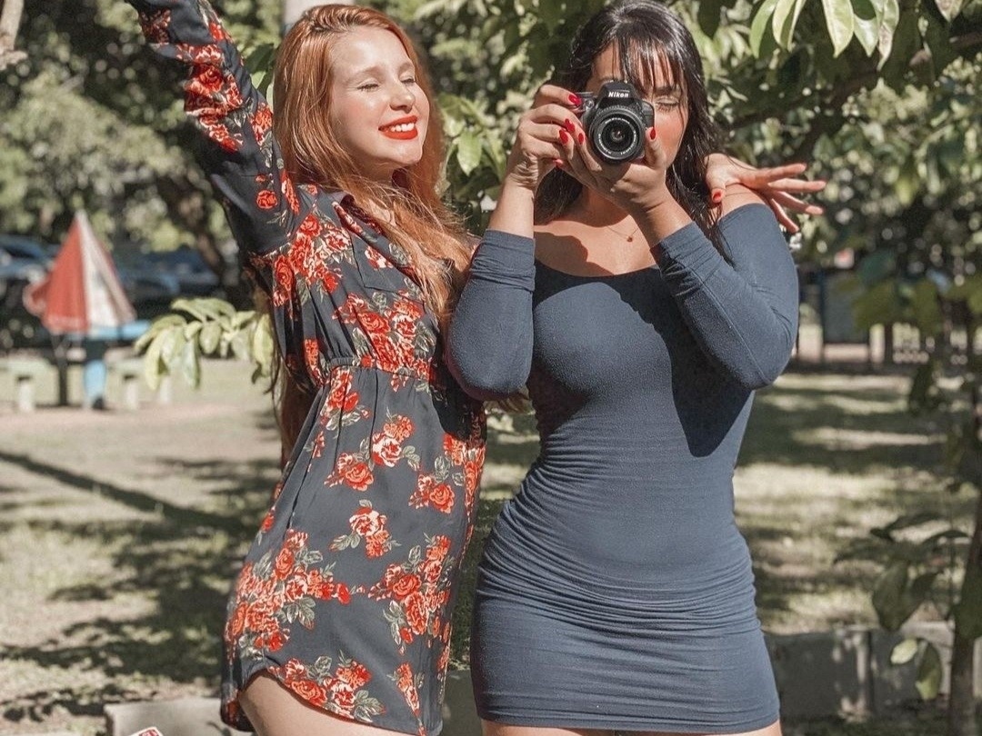 Mãe e filha abrem conta juntas no Onlyfans e faturam alto