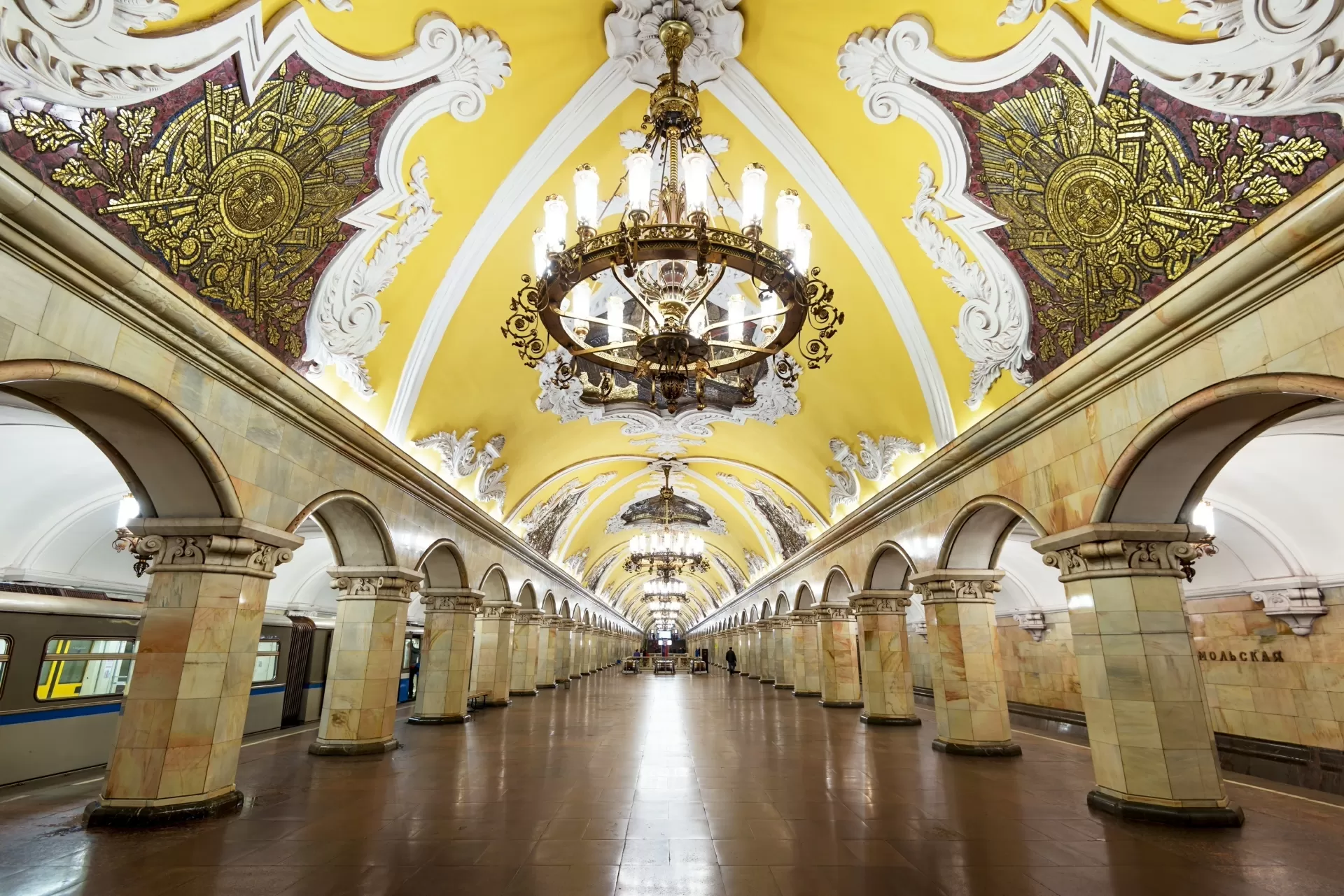 Estação de metrô Komsomolskaya, em Moscou, na Rússia - scaliger/Getty Images/iStockphoto