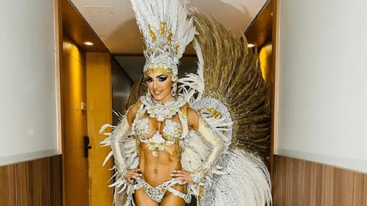 A madrinha de bateria Phoebe Vecchioni em sua fantasia - Biel Almeida e Renato Cipriano / Divulgação - Biel Almeida e Renato Cipriano / Divulgação