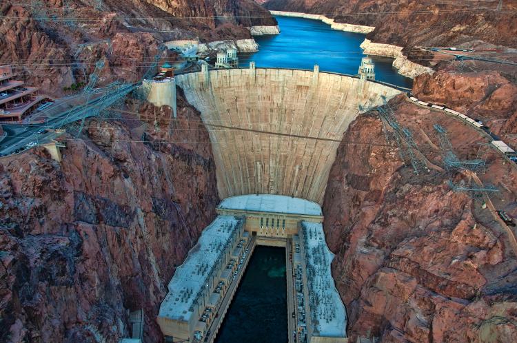 Hoover Dam, na fronteira entre Nevada e Arizona