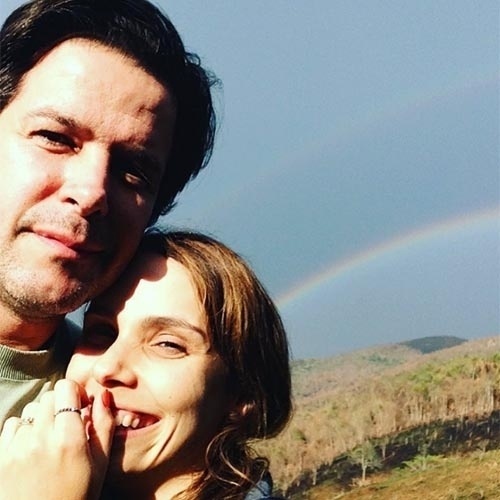 10.ago.2016 - Com um coração na legenda, Debora Falabella postou uma foto com Murilo Benício para comemorar 4 anos de namoro - Reprodução/Instagram/deborafalabellaoficial