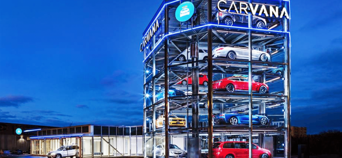 "Máquina de carros" da Carvana, em Austin (Texas): expansão com pontos de entrega e lojas virtuais - Reprodução/Facebook