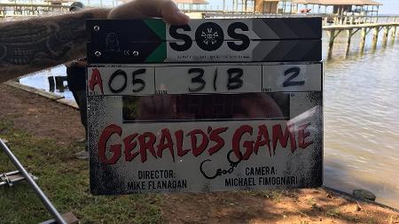 Cena dos bastidores de "Gerald's Game" - Reprodução