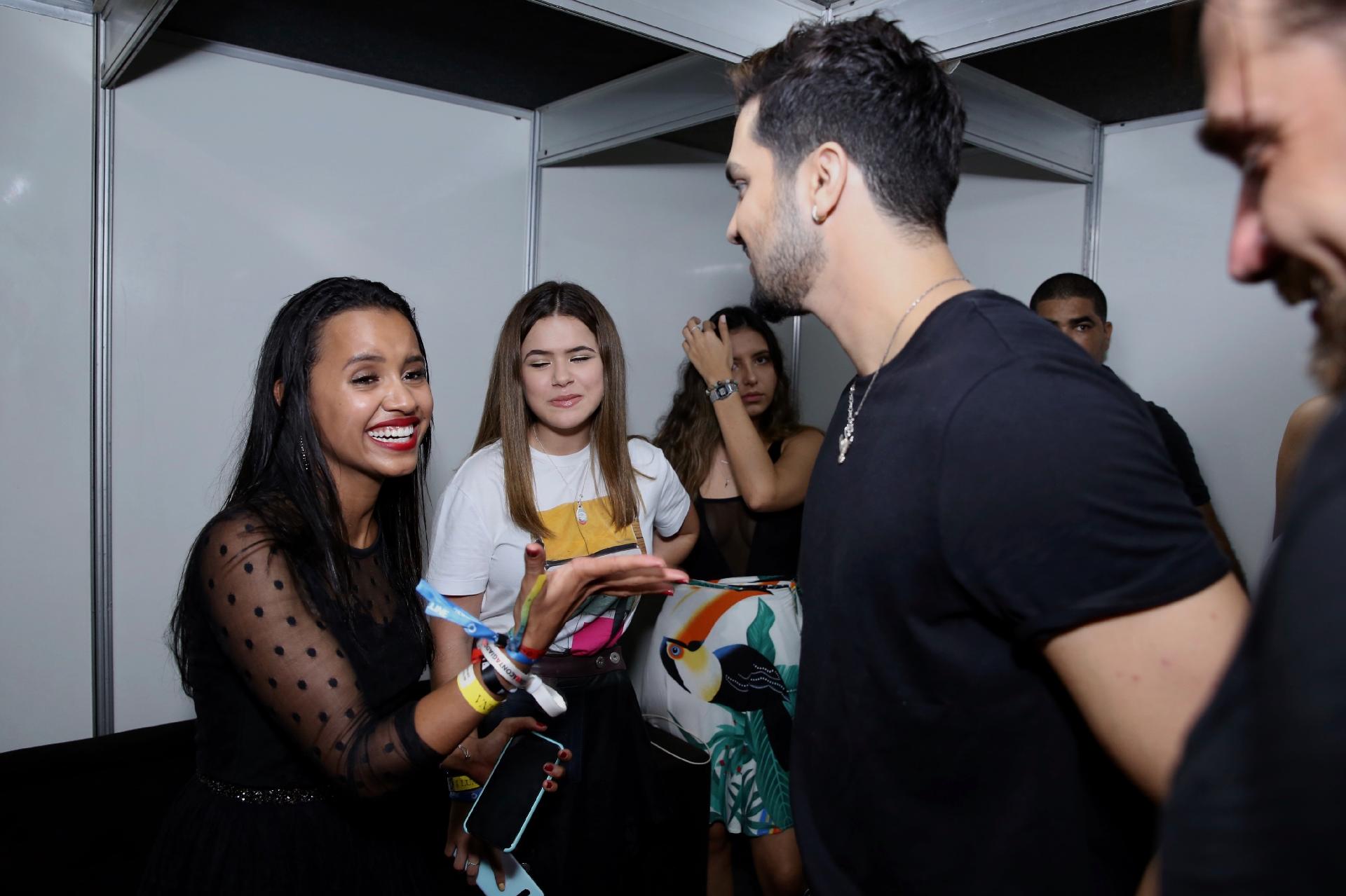 A ex-BBB Gleice Damasceno e Maisa com Luan Santana - Roberto Filho/Brazil News