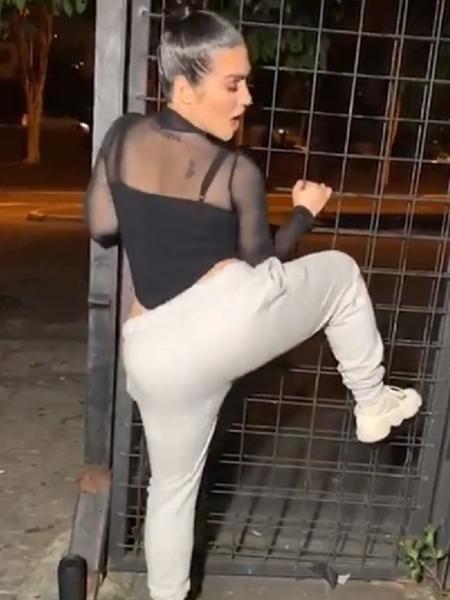 Cleo Pires cai no gingado em lugar não identificado - Reprodução/Instagram