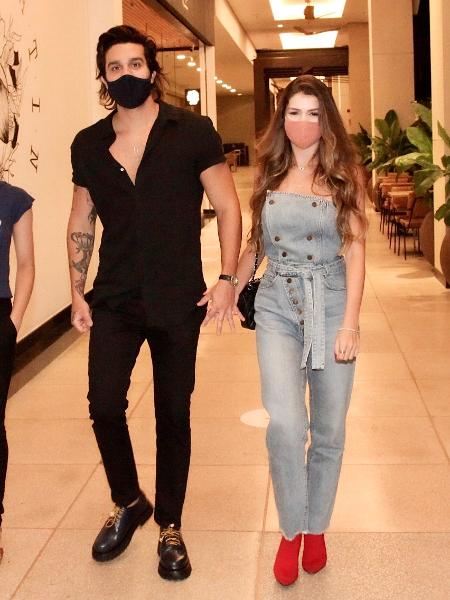 Após se separar de Jade Magalhães, Luan dá volta em shopping com loira - Marcos Ribas/Brazil News