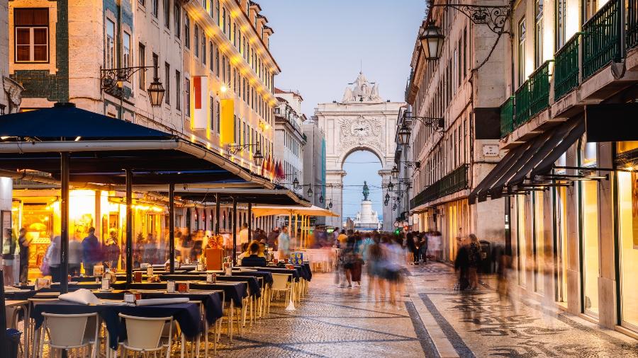 A movimentada Rua Augusta, em Lisboa, repleta de bares e restaurantes - Matteo Colombo/Getty Images