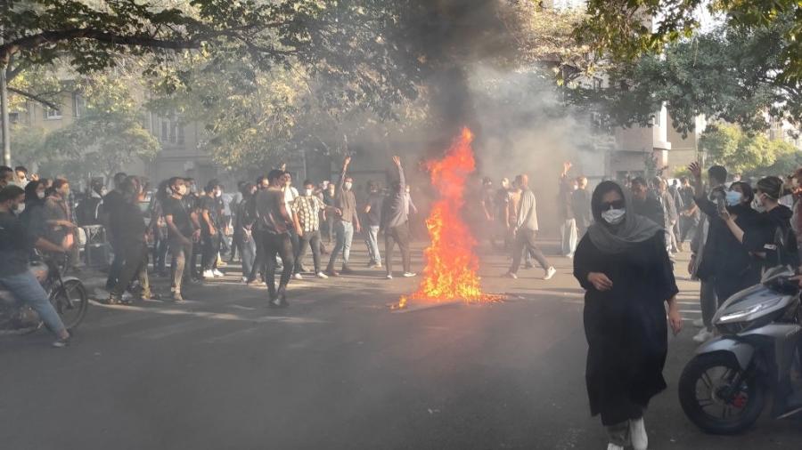 Protestos tomaram conta do Irã após morte de Mahsa Amini - Getty Images