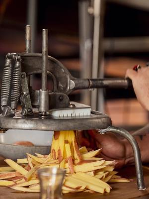 Tatico Brasília - Batata frita bem crocante é tudo de bom, não é mesmo?  Então, confira essas dicas para preparar batatas sequinhas e saborosas. 1-  Como batatas têm muita água, é ideal