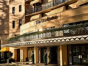 Da despedida de solteiro do rei a lar do 007: histórias do hotel Dorchester