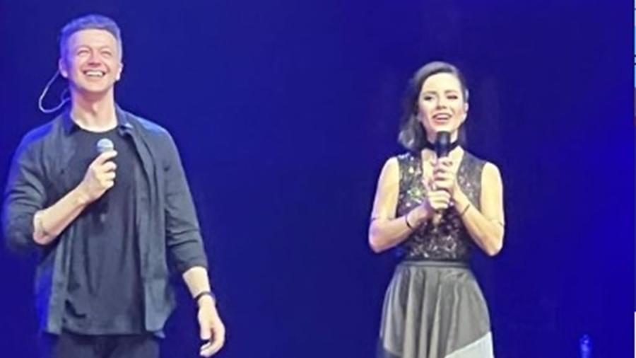 Sandy recebe Lucas Lima em palco de show; os dois cantam "Areia" - Reprodução/Instagram
