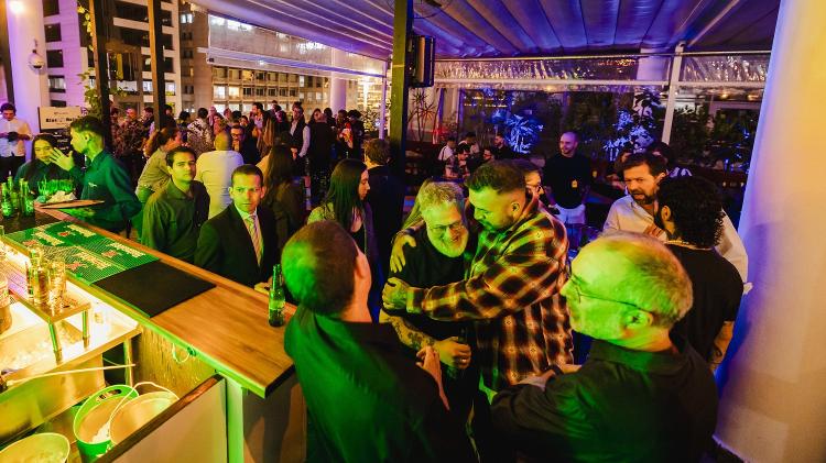 Ambiente externo do Blue Note, com vista para a Avenida Paulista: palco do Prêmio Nossa de Bares e Restaurantes