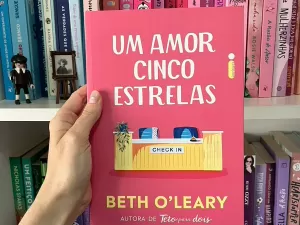 Com personagem brasileiro, romance natalino de Beth O'leary sabe cativar