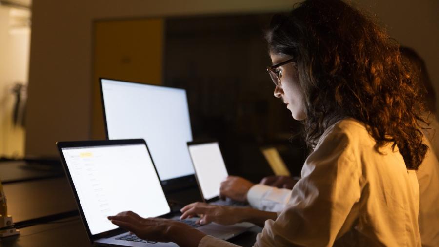 Programa quer aumentar a presença feminina no mercado de tecnologia Programa quer aumentar a presença feminina no mercado de tecnologia