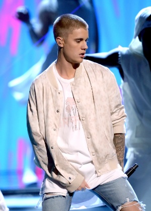 22.mai.2016 - Bieber canta no palco do Billboard Music Awards - Kevin Winter/Getty Images/AFP